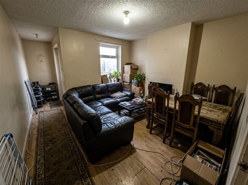 Sala apertada e mal aproveitada, exemplo de má utilização do espaço